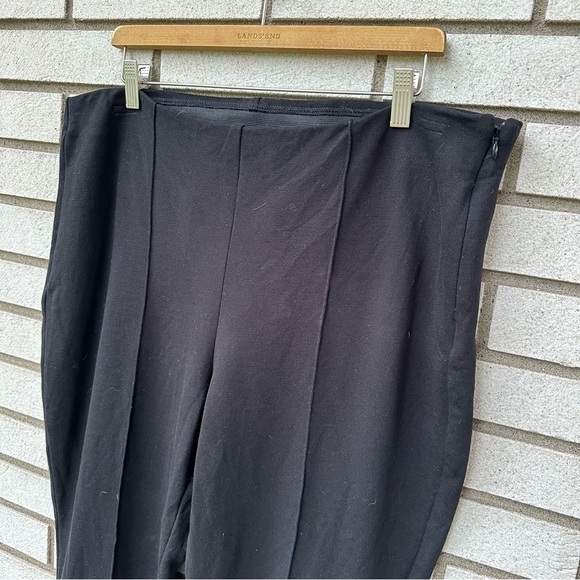 Chico’s Black Lindy Side-Zip Pants Short Length Ponte Knit - Picture 4 of 15